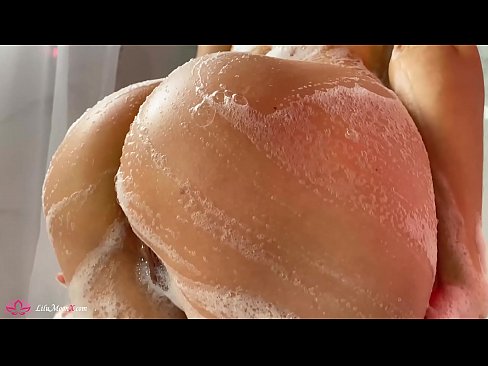 ❤️ Brunetė masturbuoja putytę su vibratoriumi iki intensyvaus orgazmo duše ☑ Dulkinimo video prie lt.tvmarket.top